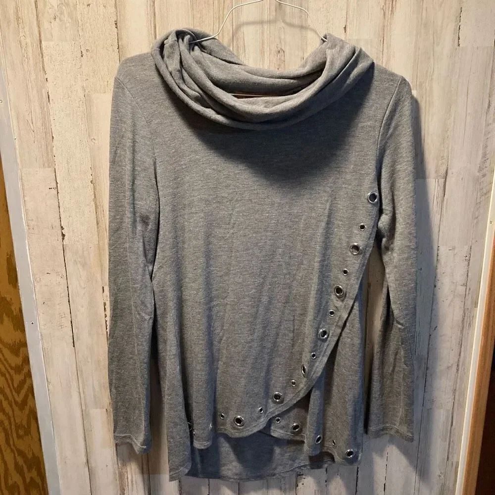 Blouse by Belldini With that weird collar size small